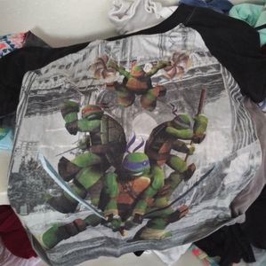 Boy's TMNT t shirt